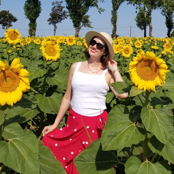 ❤🌻Meet your Posher, Victoria👩‍🎨🌿 - Picture 3 of 6